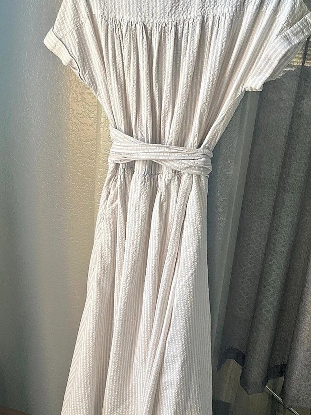 Lulus Striped Midi Dress in White & beige Size Large - Picture 4 of 6